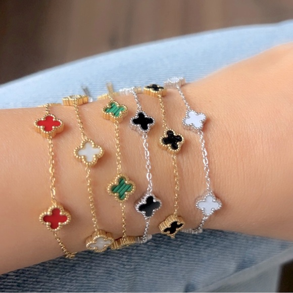 🎄 HOLIDAY PICK 🎄White Clover Bracelet Double Sided Petite Clover Mother of Pearl - Picture 7 of 11